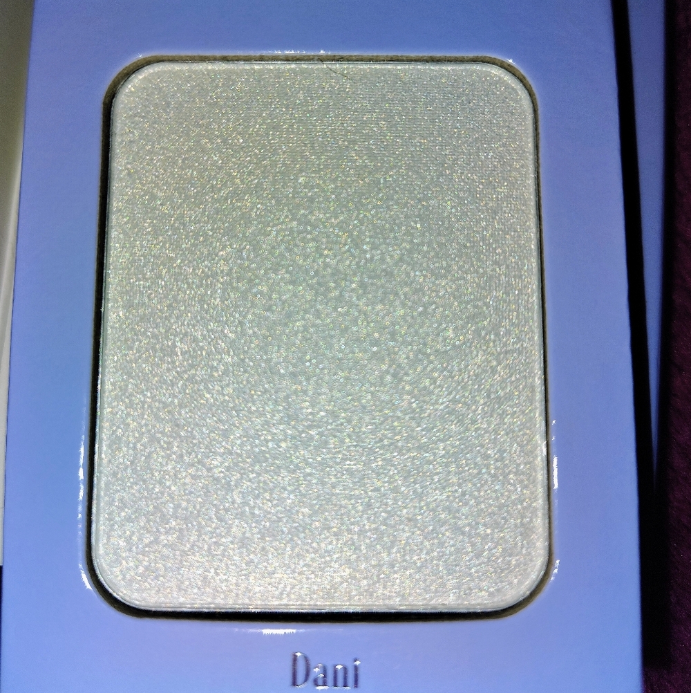 Unearthly Cosmetics Dani Highlight- Icy Champagne